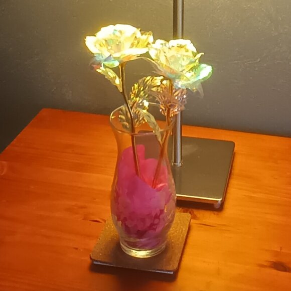 Gold Roses - Picture 1 of 3